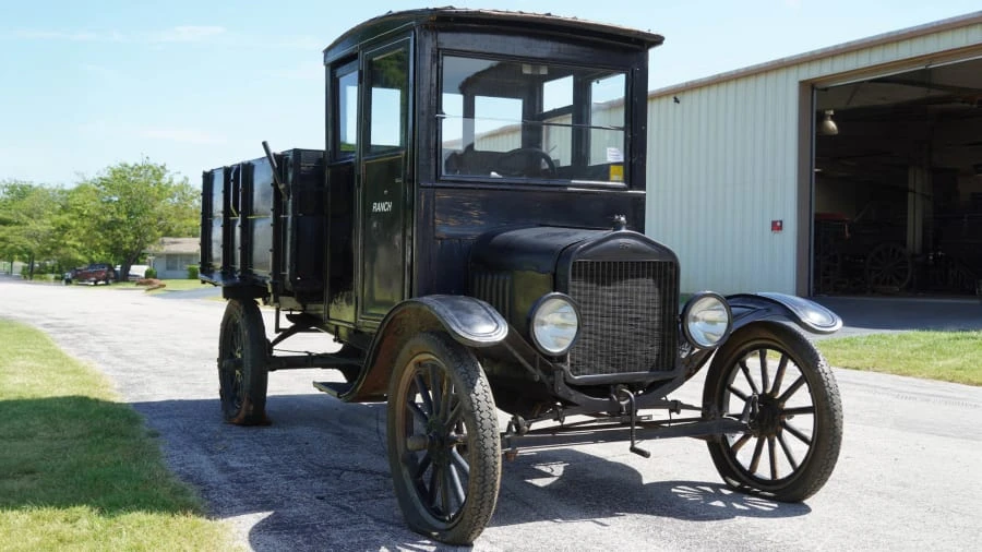 1918 Ford Model T Pickup & Model TT - Image 4 of 31