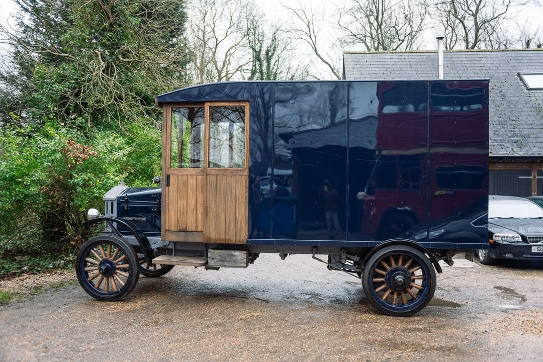 1918 Pierce-Arrow - Image 9 of 30