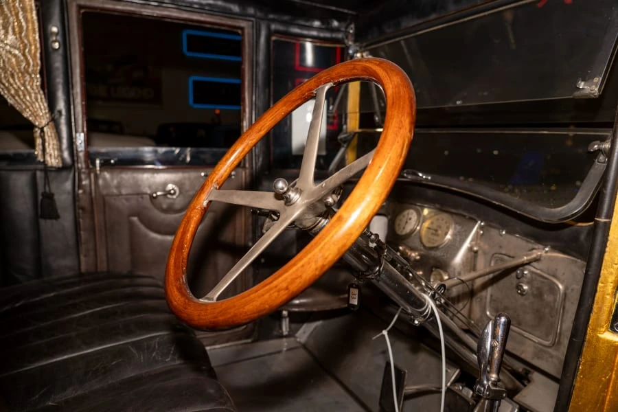 1918 Pierce-Arrow - Image 11 of 24