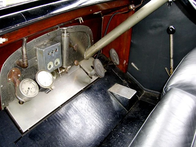 1919 Daimler - Image 2 of 7