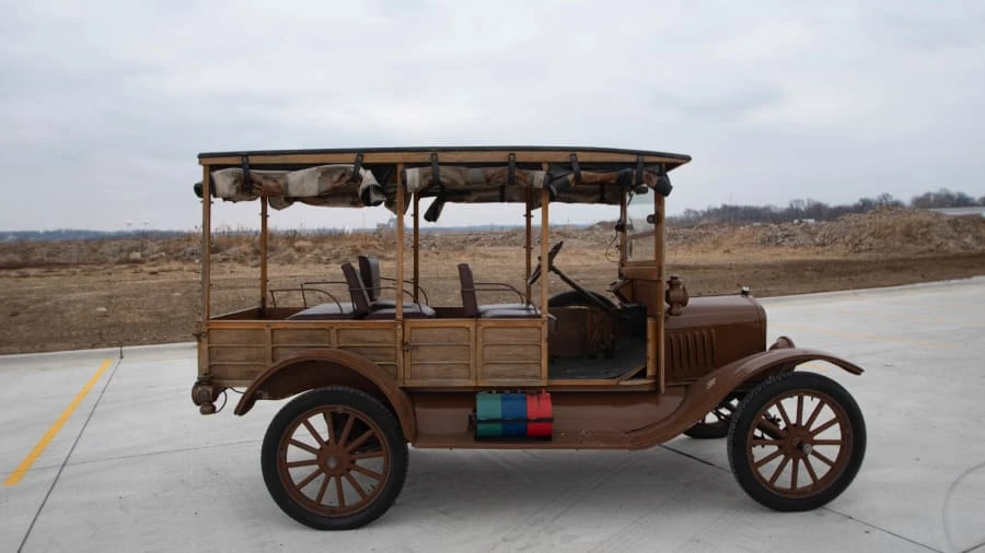 1919 Ford Model T Pickup & Model TT - Image 2 of 15