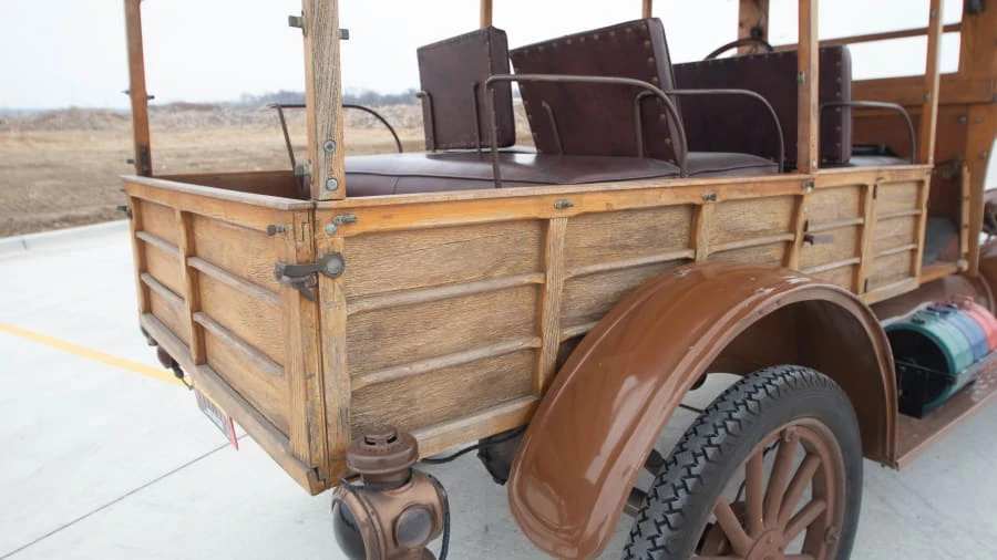 1919 Ford Model T Pickup & Model TT - Image 4 of 15