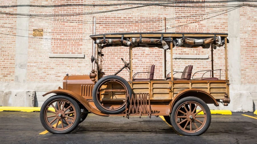 1919 Ford Model T Pickup & Model TT - Image 2 of 12