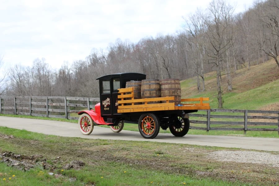 1919 Ford Model T Pickup & Model TT - Image 3 of 12