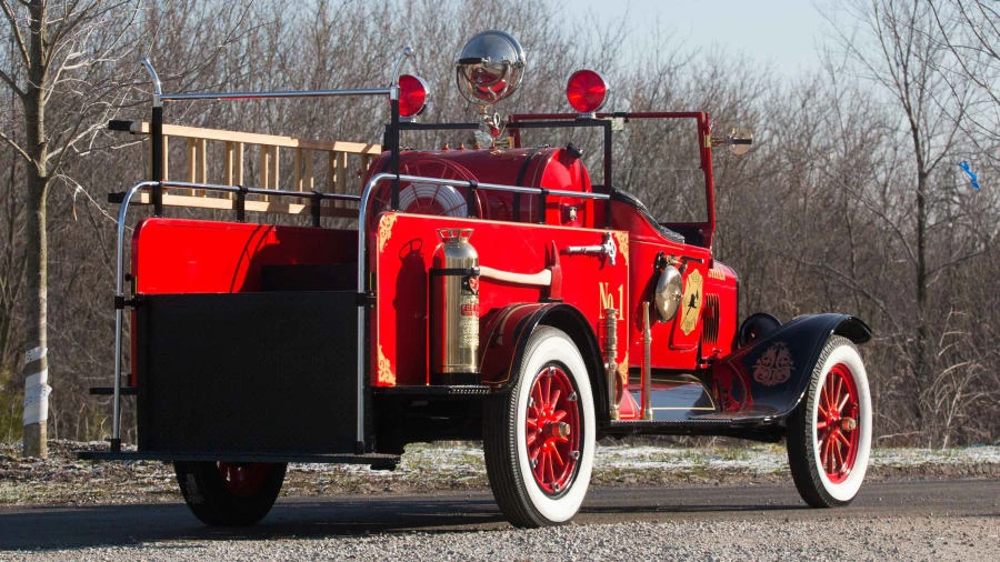1919 Ford Model T Pickup & Model TT - Image 3 of 12