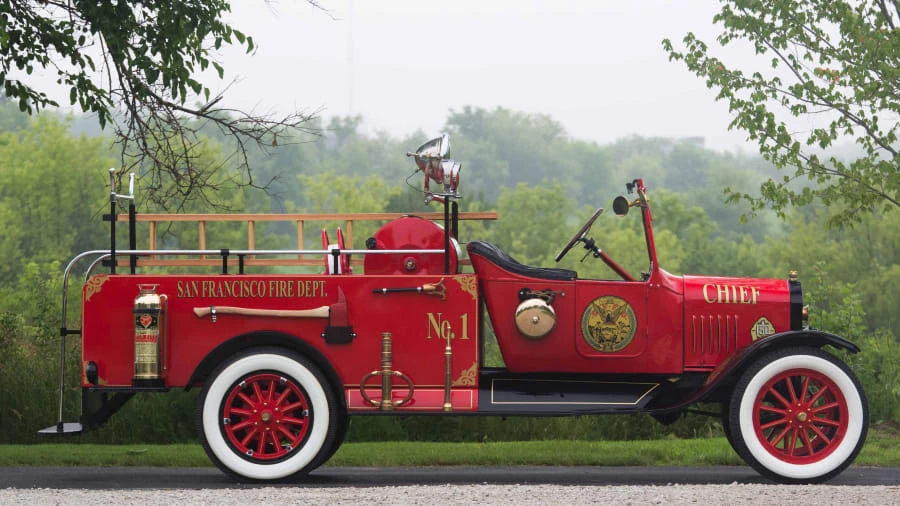 1919 Ford Model T Pickup & Model TT - Image 2 of 12
