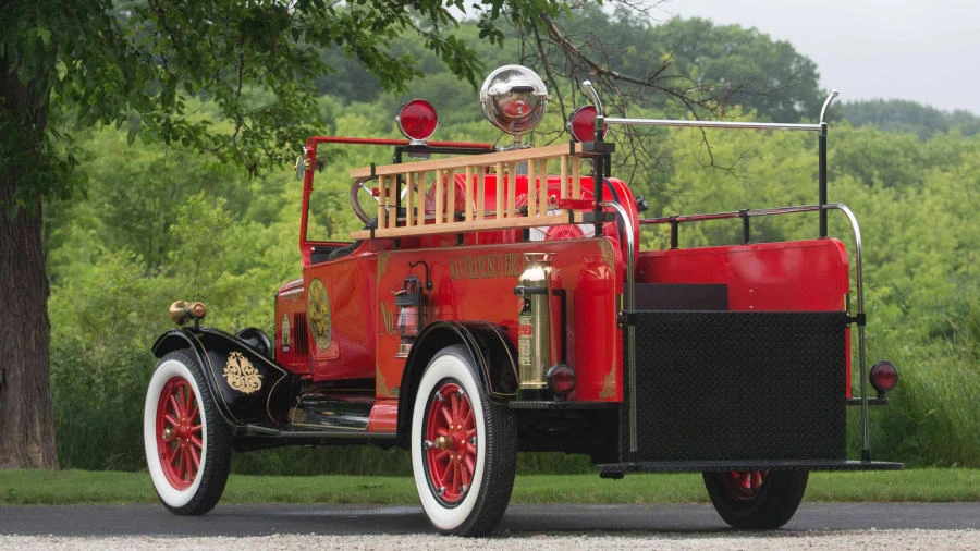 1919 Ford Model T Pickup & Model TT - Image 3 of 12