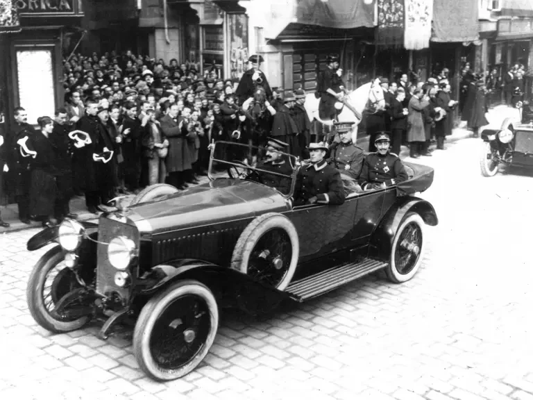 1919 Hispano-Suiza - Image 3 of 31