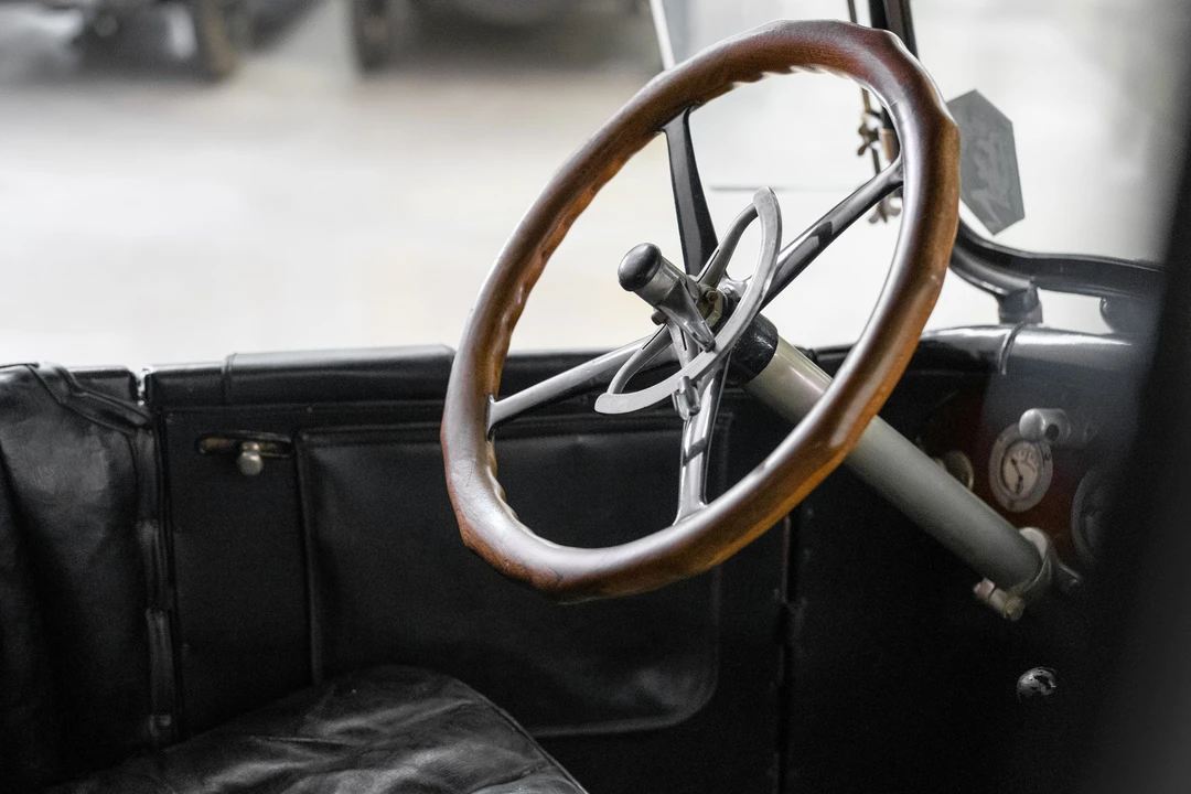 1919 Oldsmobile - Image 16 of 24