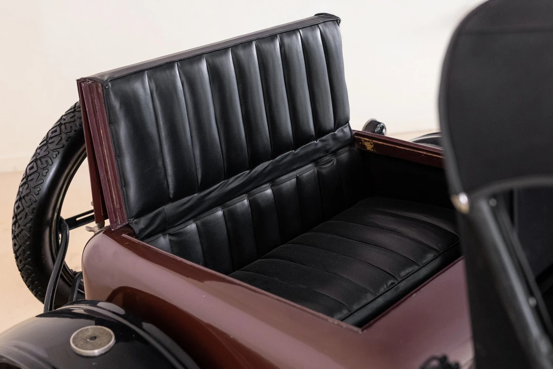 1919 Oldsmobile - Image 4 of 24