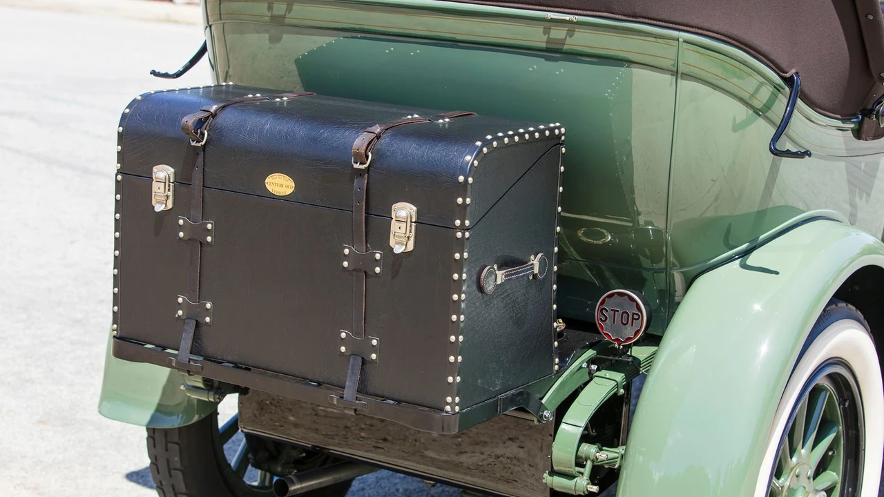 1919 Pierce-Arrow - Image 10 of 31