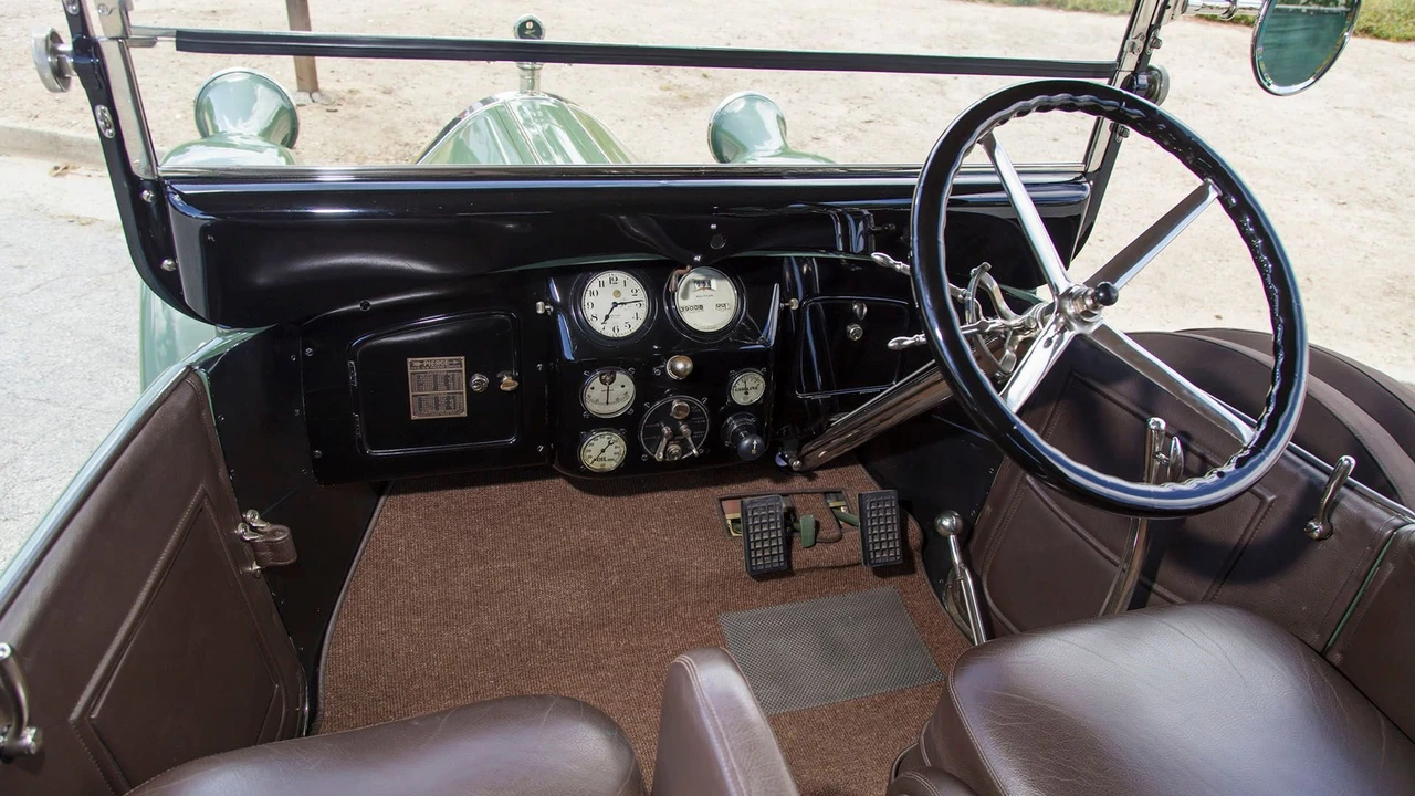 1919 Pierce-Arrow - Image 3 of 31