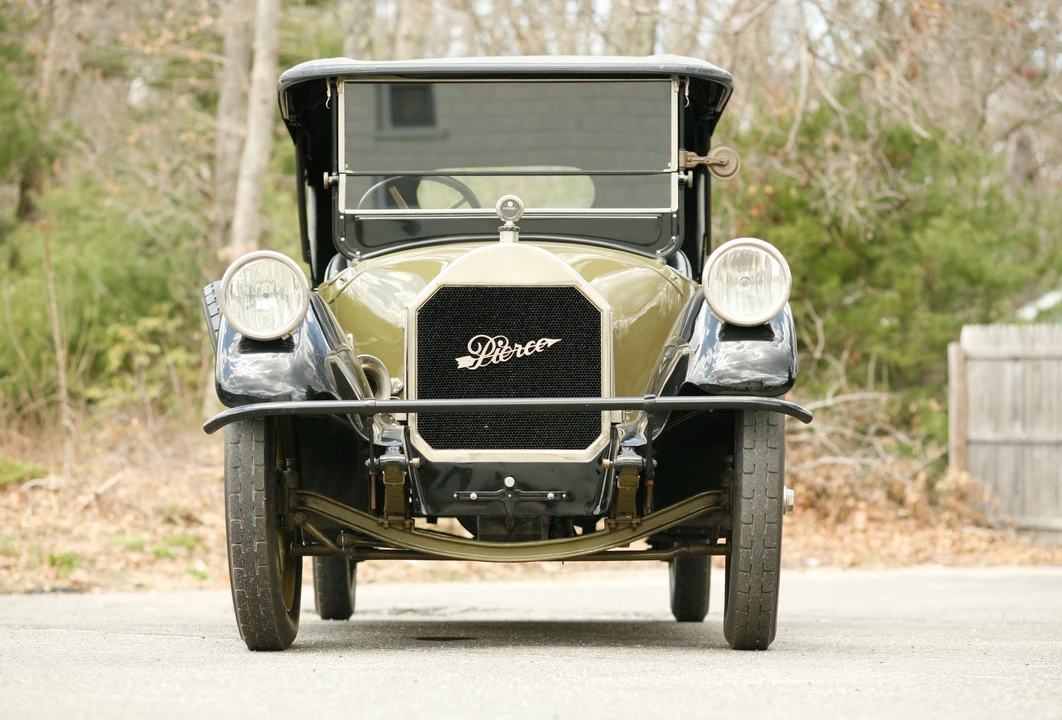 1919 Pierce-Arrow - Image 2 of 9