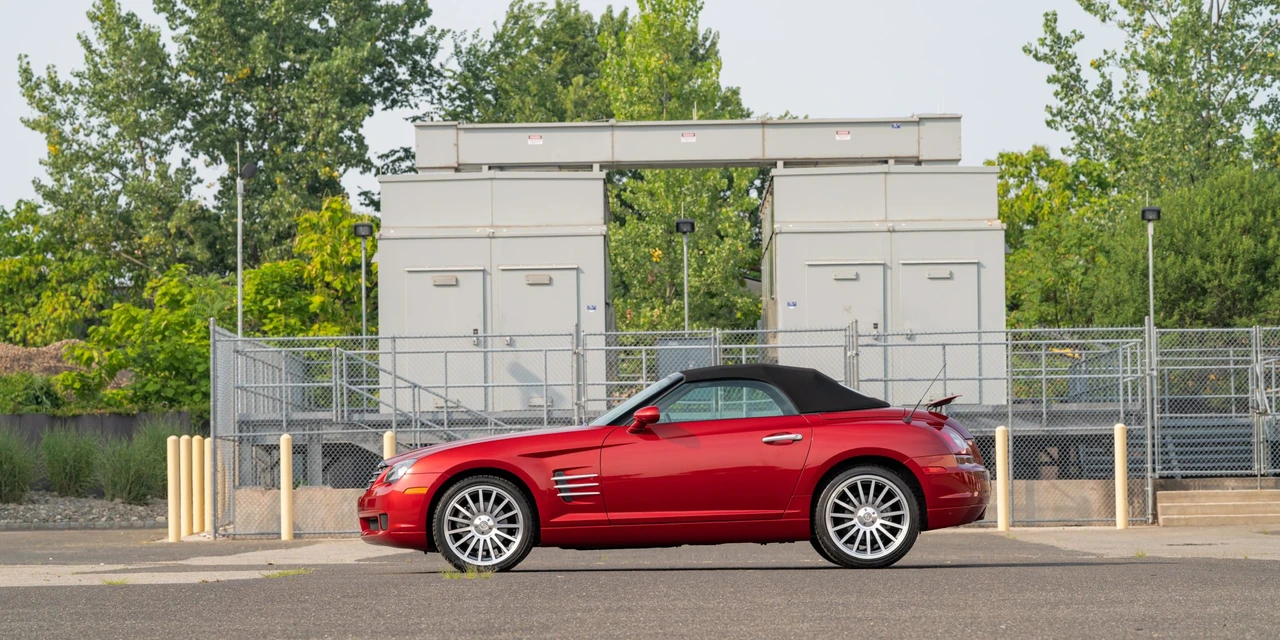 2006 Chrysler Crossfire - Image 3 of 31