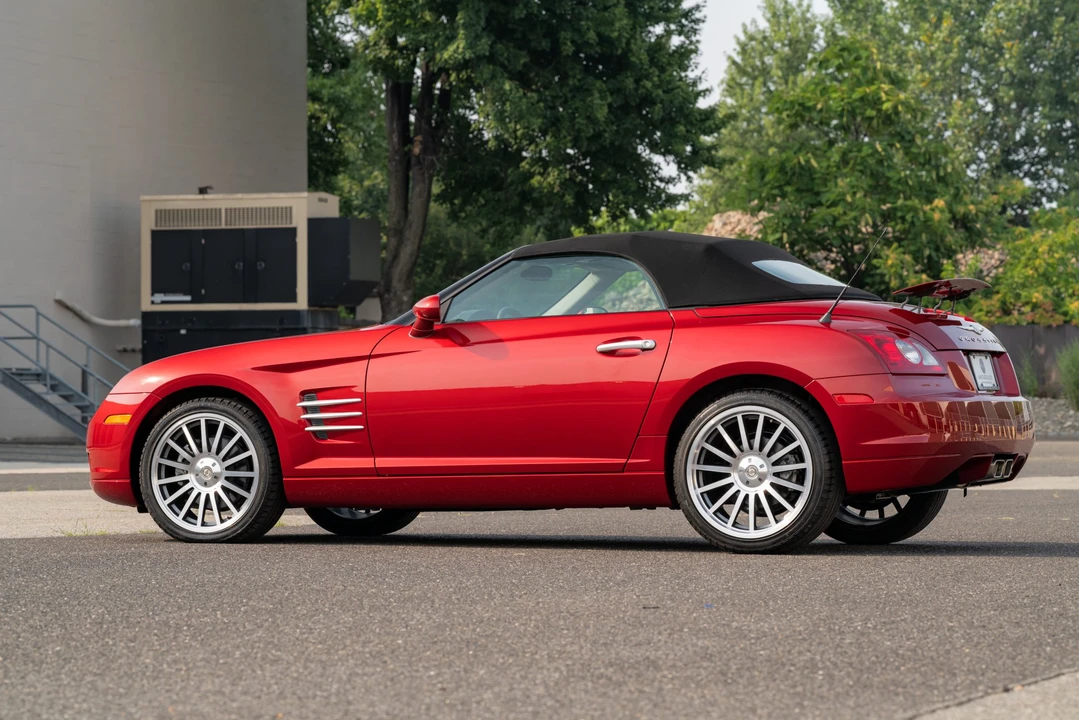 2006 Chrysler Crossfire - Image 13 of 31
