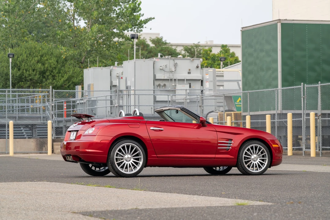 2006 Chrysler Crossfire - Image 23 of 31