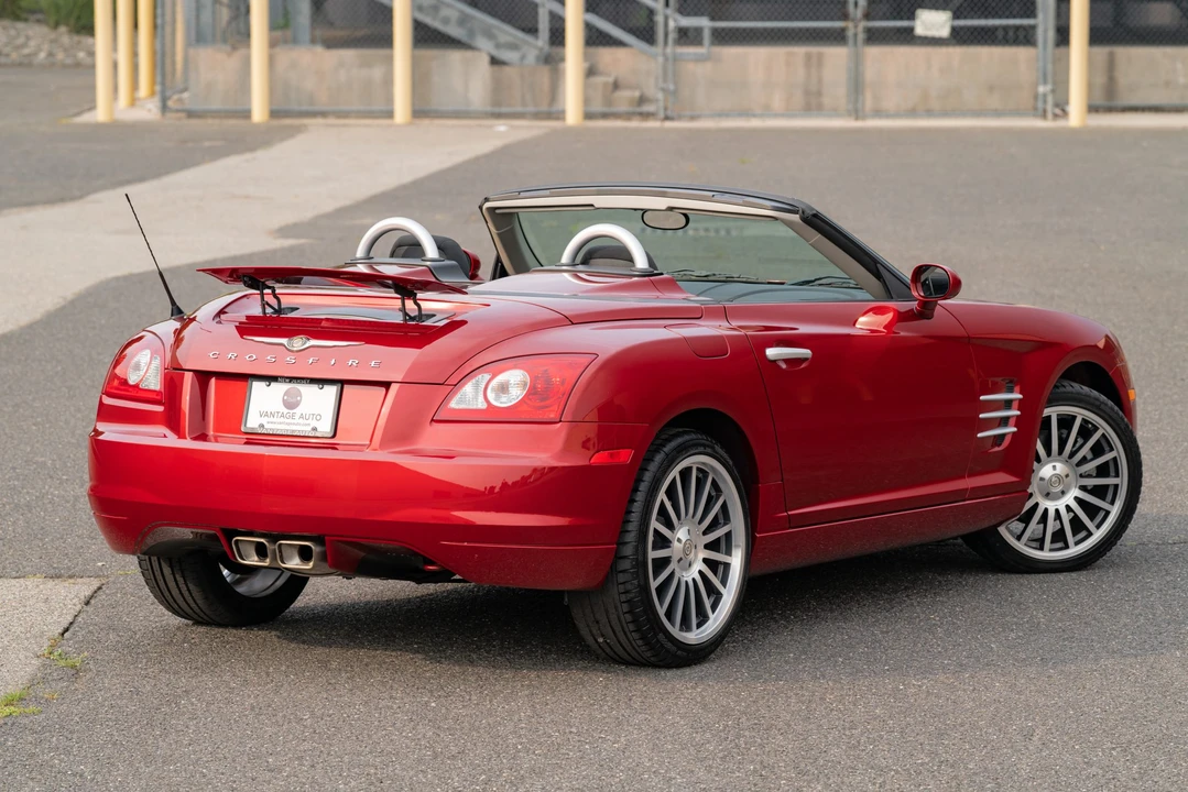 2006 Chrysler Crossfire - Image 21 of 31