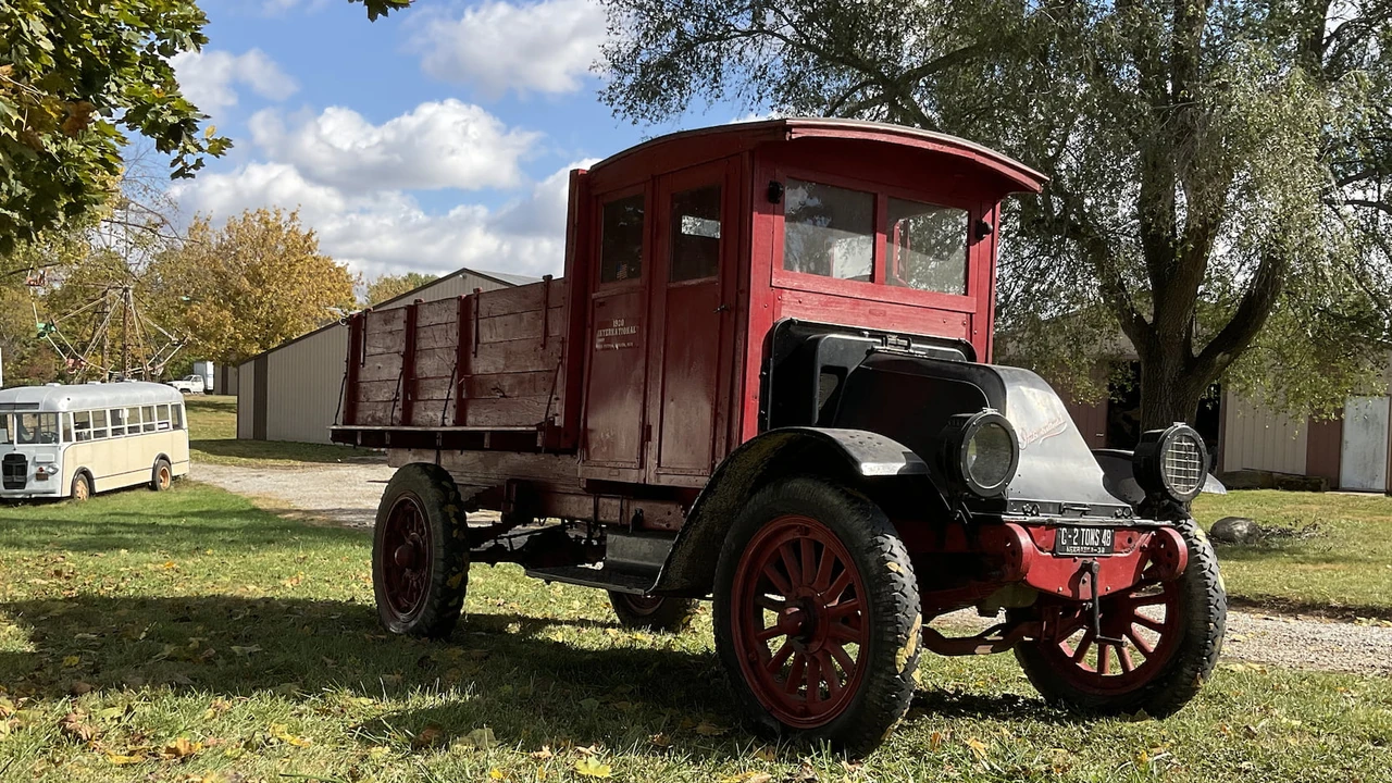 1920 International Harvester Pickup - Image 2 of 19
