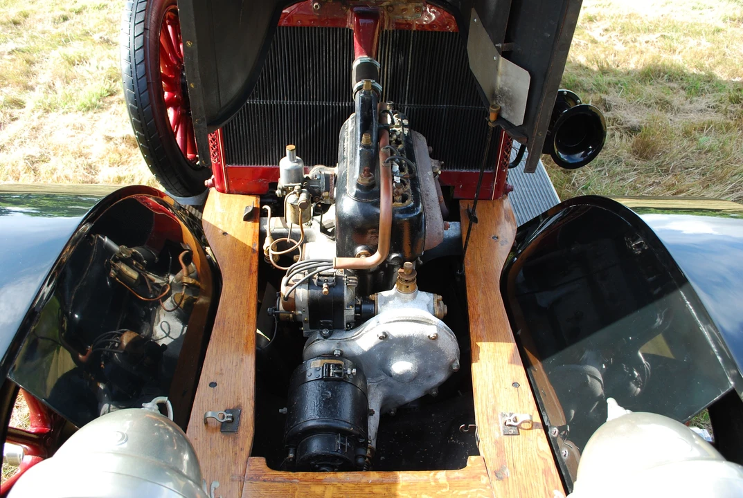 1920 Renault - Image 2 of 6