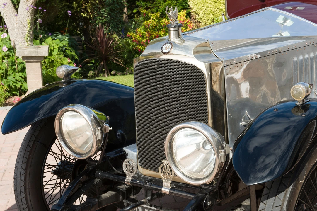 1920 Vauxhall - Image 8 of 24