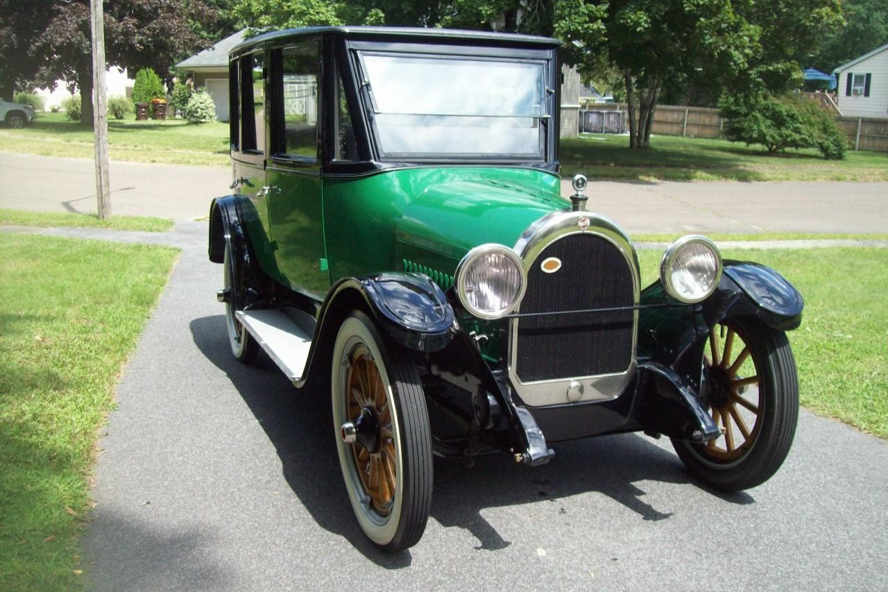 1920 Oldsmobile Model 37B Sedan