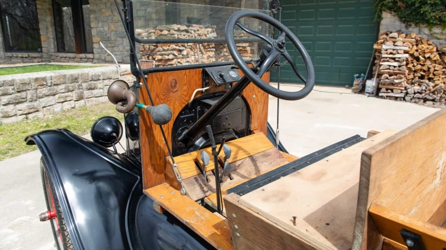 1921 Ford Model T Pickup & Model TT - Image 4 of 12