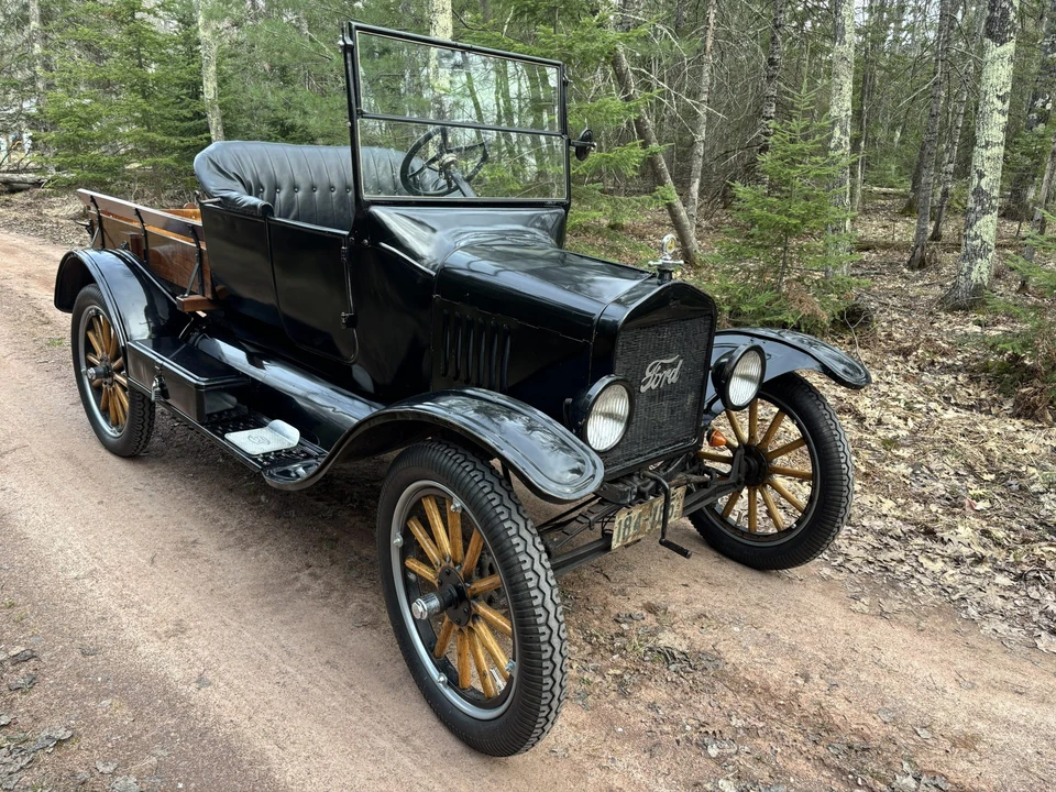 1921 Ford Model T Pickup & Model TT - Image 2 of 31