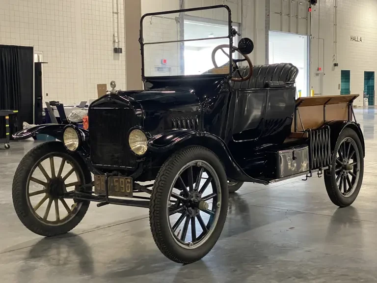 1921 Ford Model T Pickup & Model TT - Image 2 of 17