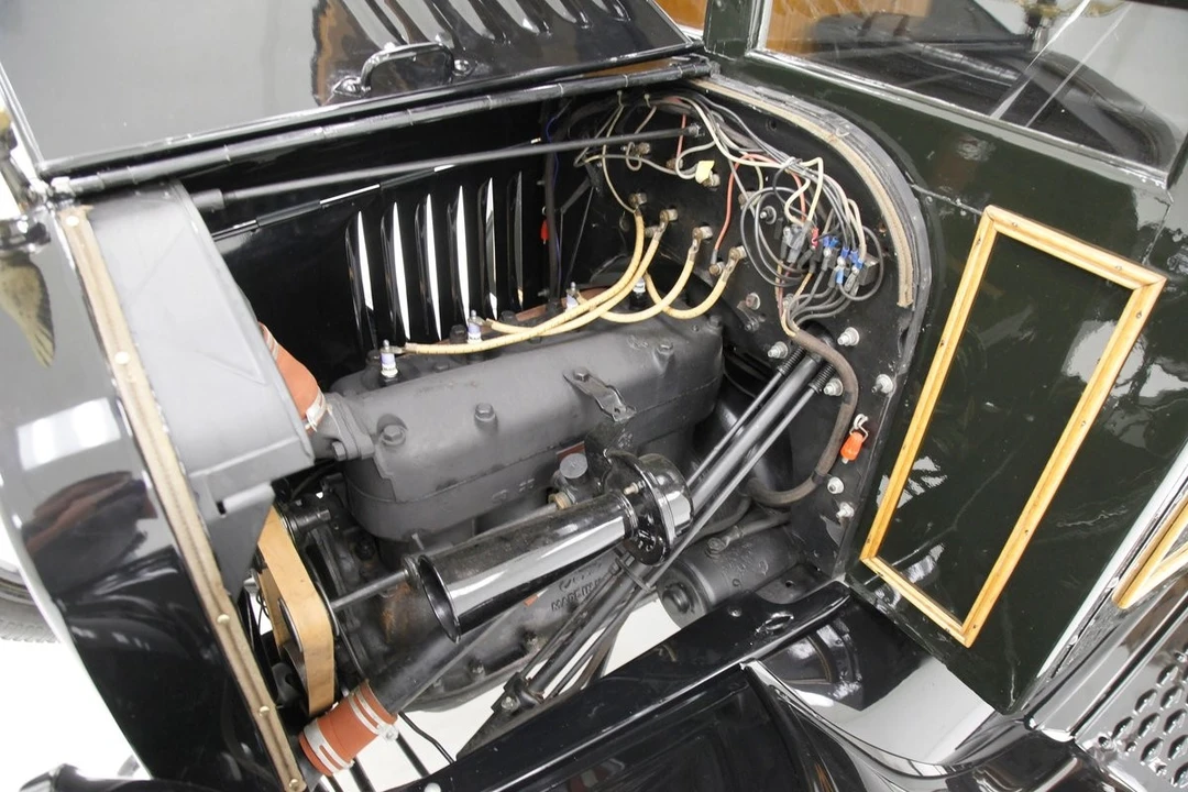 1921 Ford Model T Pickup & Model TT - Image 8 of 12
