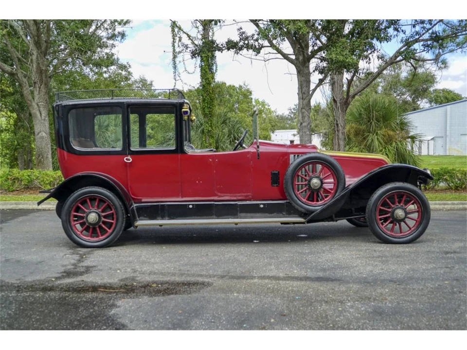 1921 Renault - Image 2 of 31