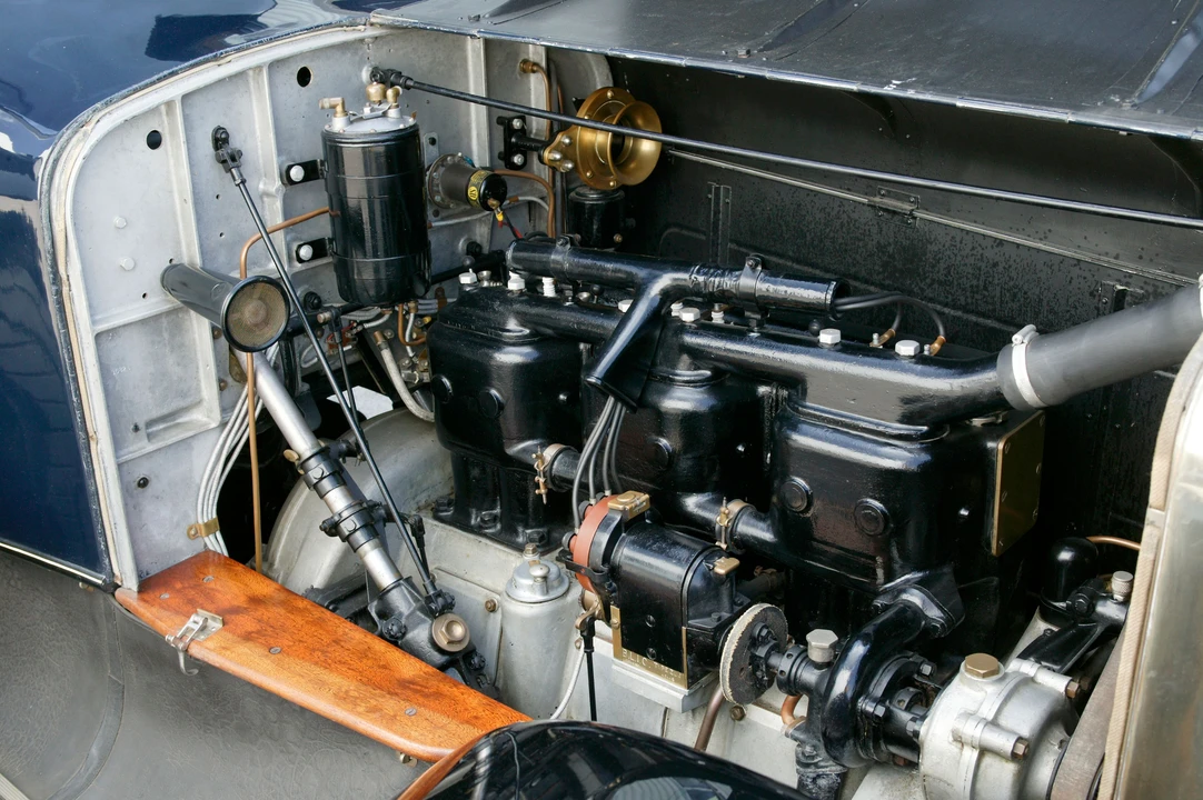 1921 Wolseley - Image 2 of 3