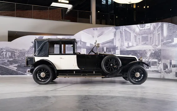 1922 Renault - Image 2 of 15
