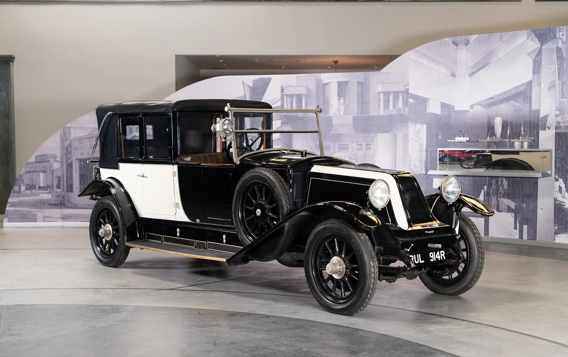 1922 Renault - Image 1 of 15