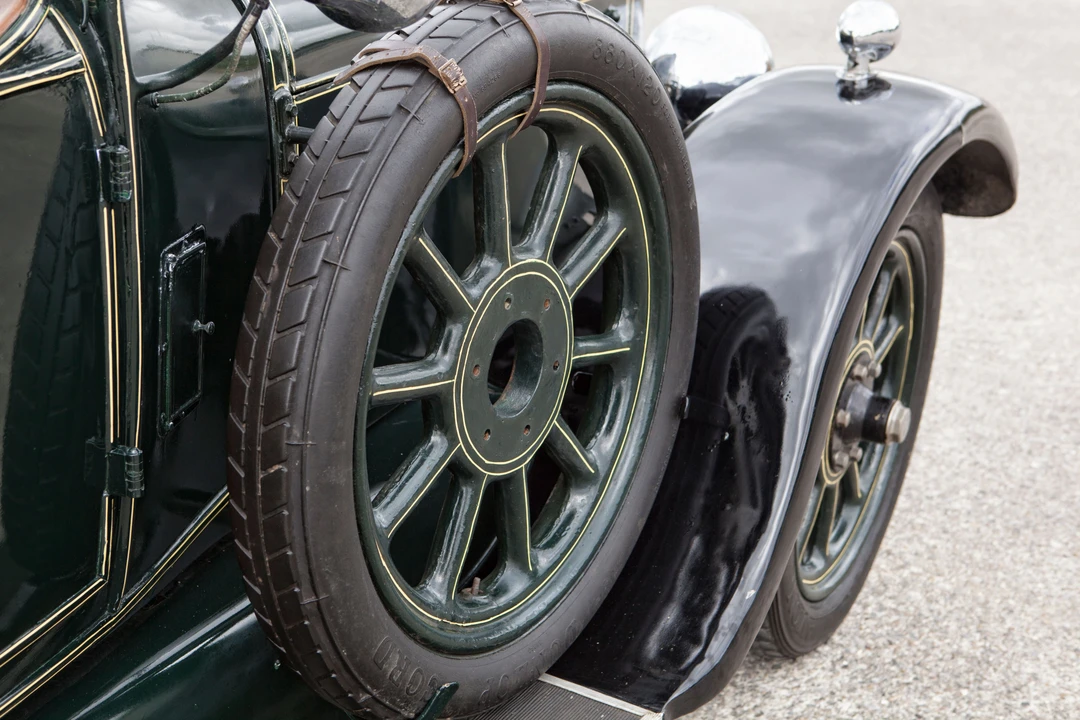 1923 Daimler - Image 13 of 31