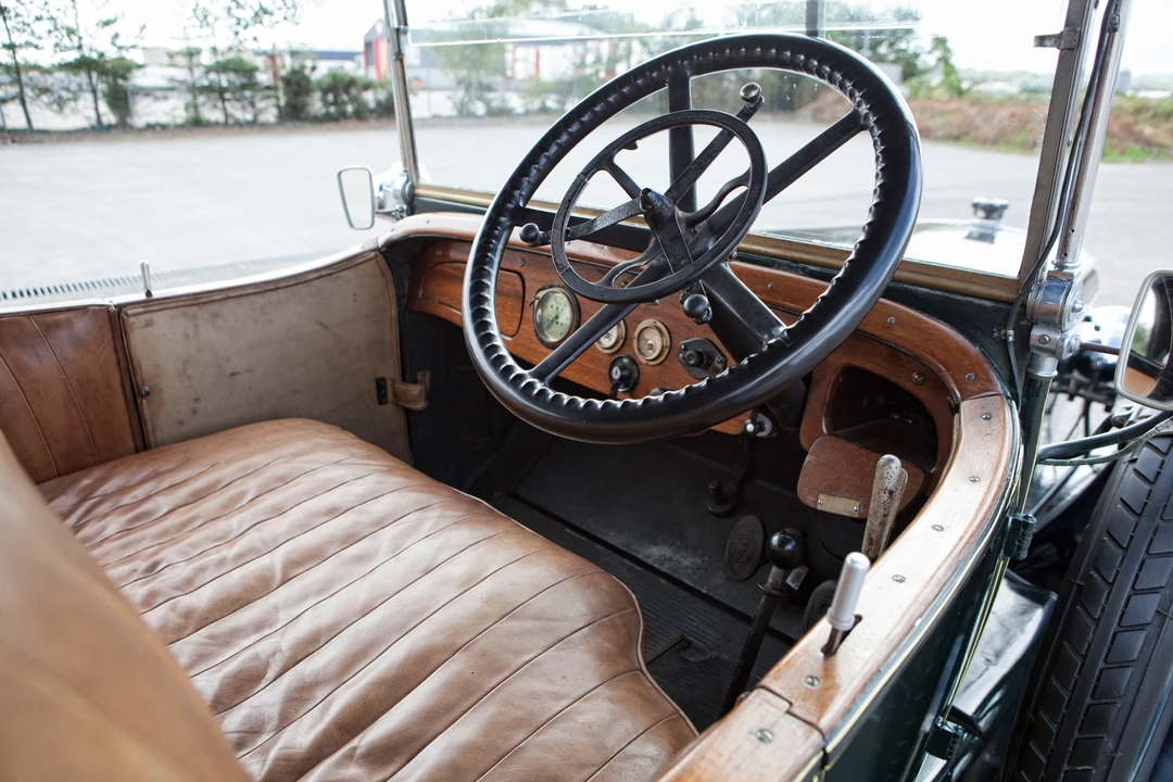 1923 Daimler - Image 3 of 31
