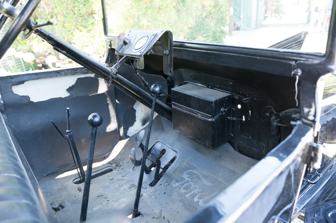1923 Ford Model T Pickup & Model TT - Image 5 of 10
