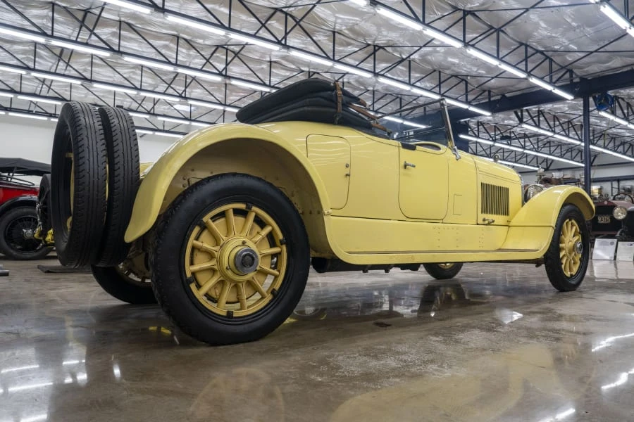 1923 Marmon - Image 2 of 28