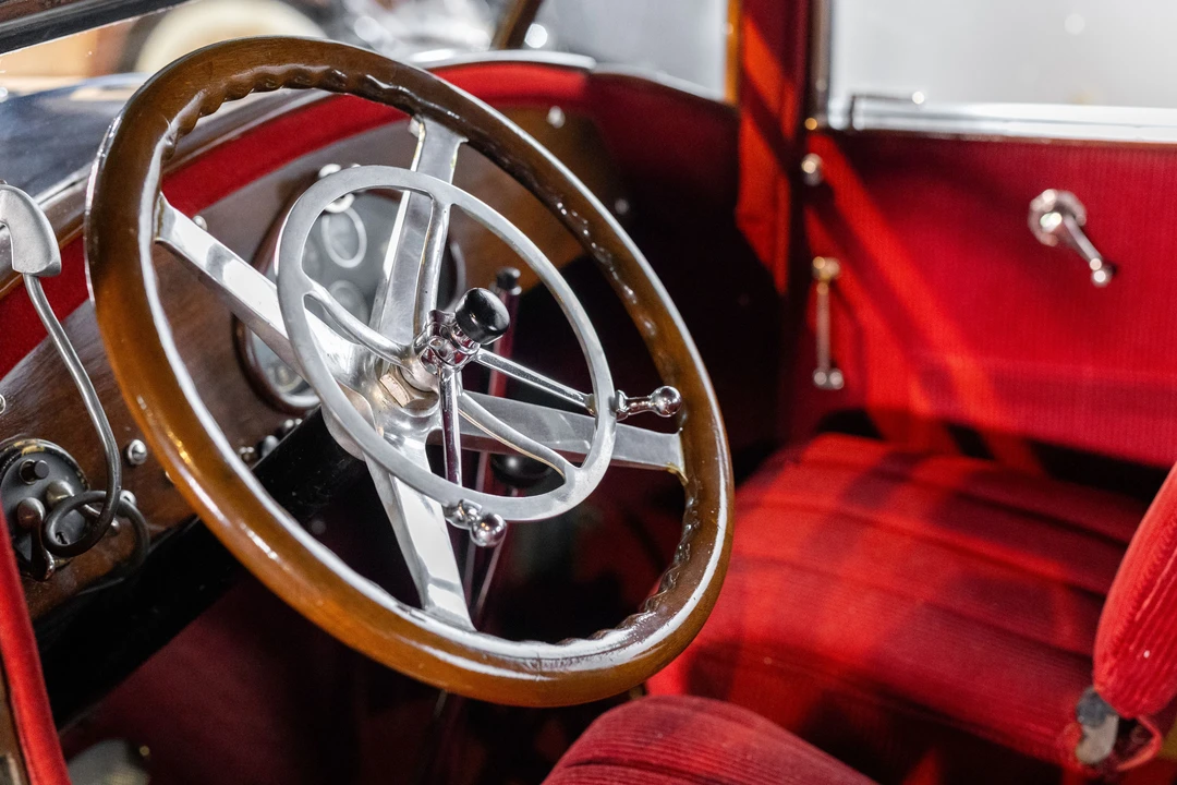 1923 Marmon - Image 2 of 15