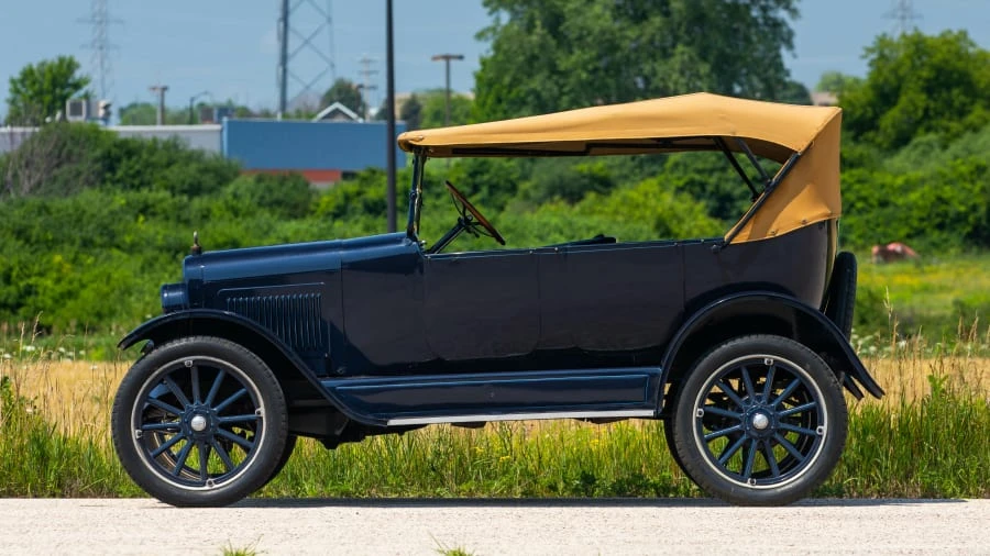1923 Willys - Image 2 of 15
