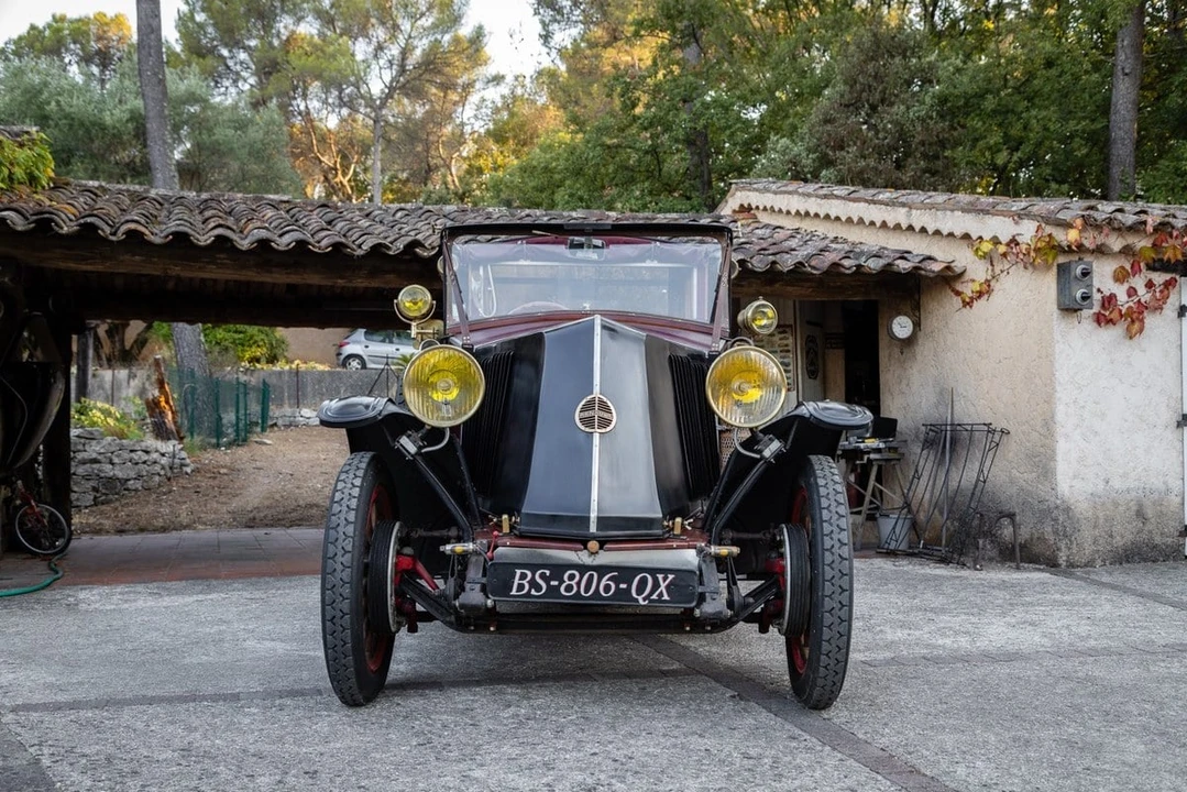 1923 Renault - Image 3 of 30