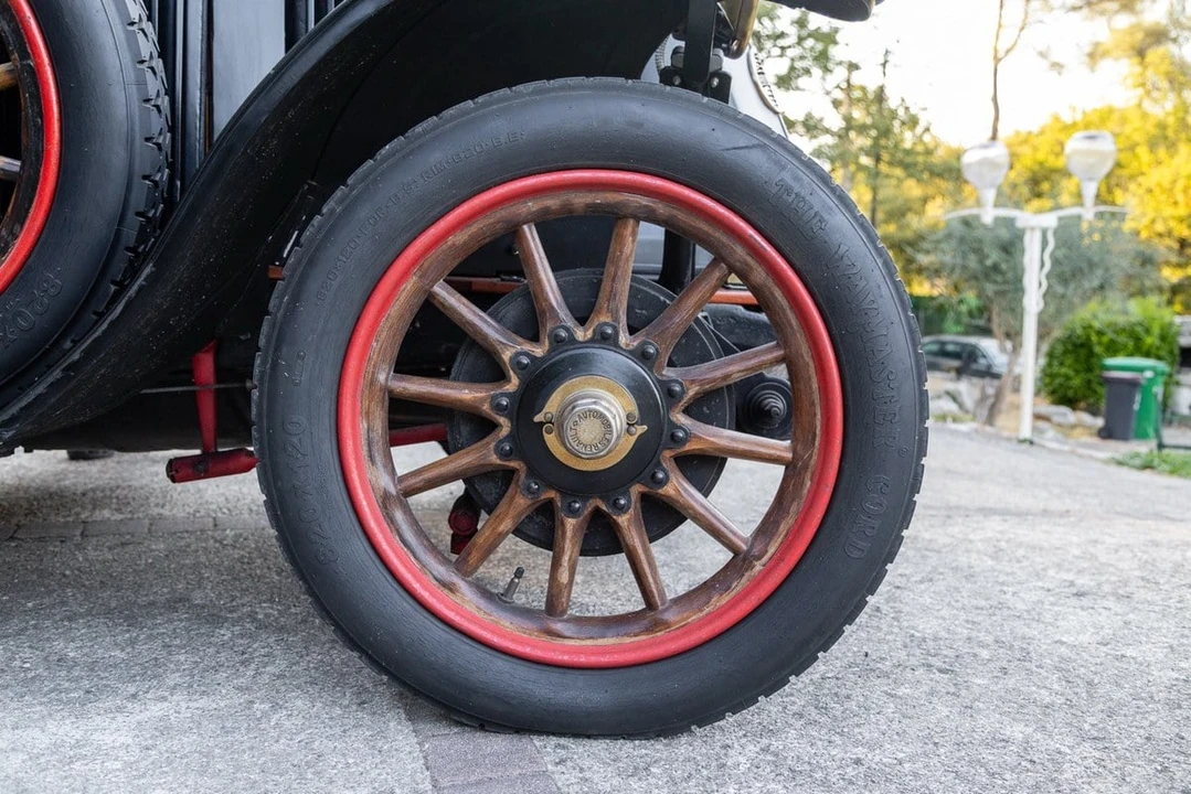 1923 Renault - Image 14 of 30