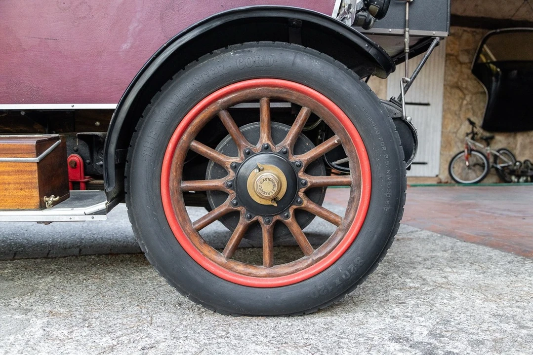 1923 Renault - Image 16 of 30