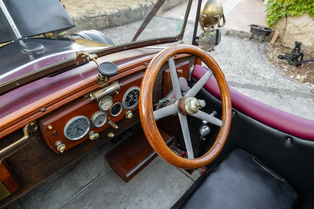 1923 Renault - Image 25 of 30