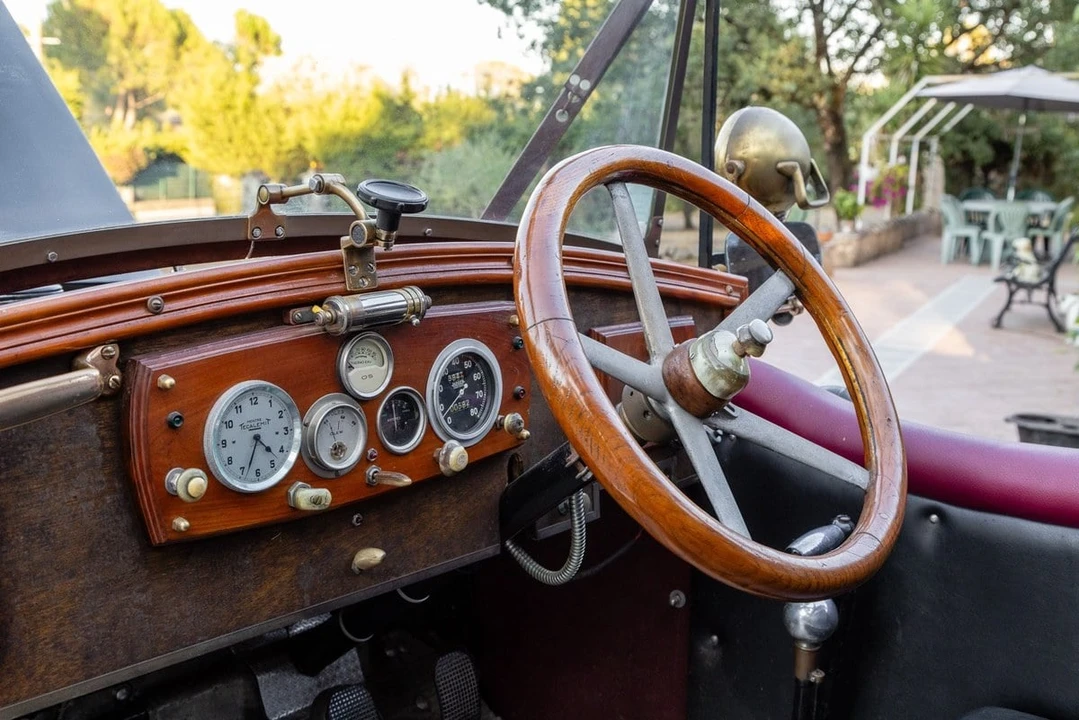 1923 Renault - Image 19 of 30