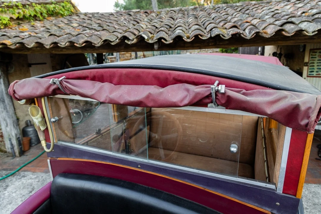 1923 Renault - Image 24 of 30