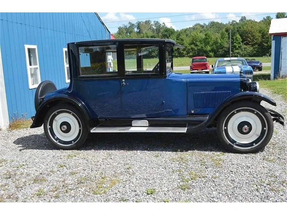 1923 - Image 3 of 30