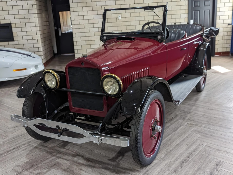 1923 Studebaker - Image 2 of 31