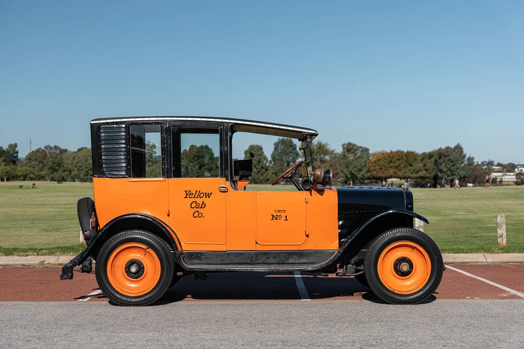 1923 Checker - Image 4 of 31