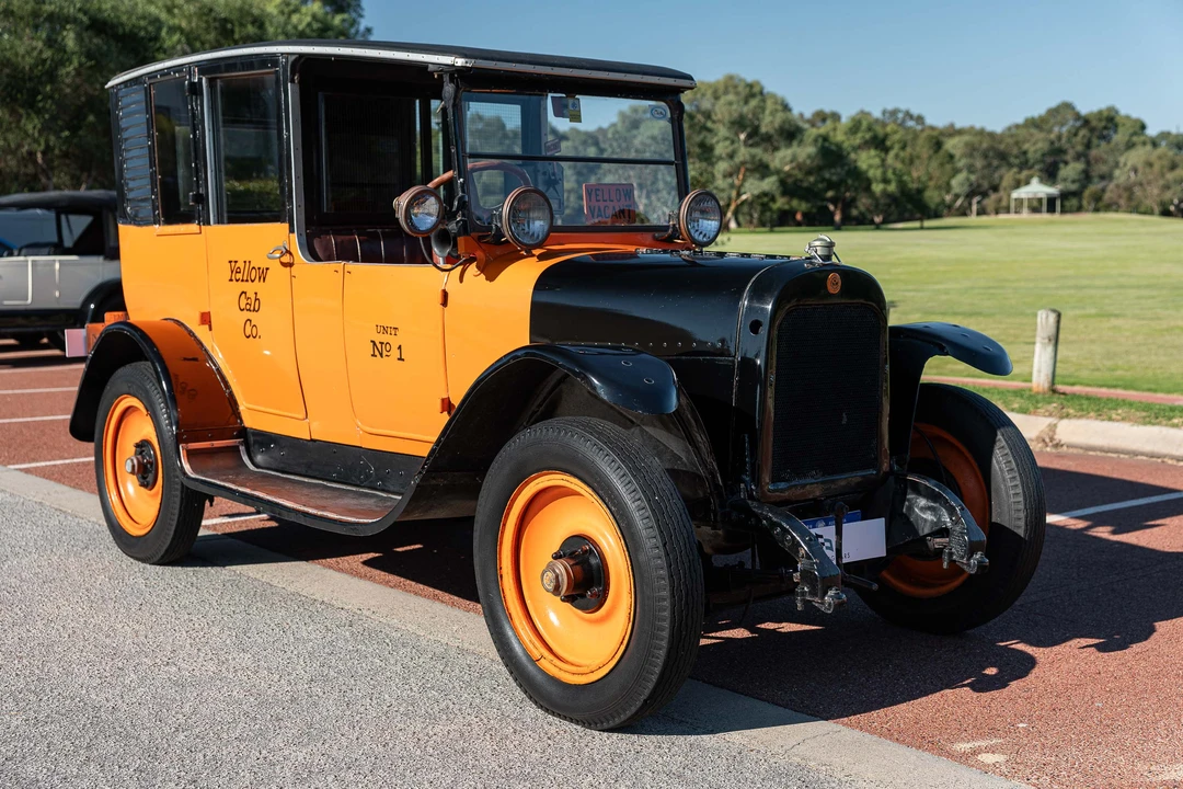 1923 Checker - Image 3 of 31
