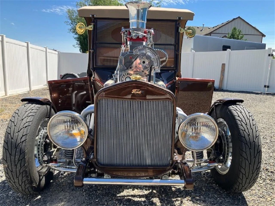 1924 Ford Model T Pickup & Model TT - Image 2 of 31